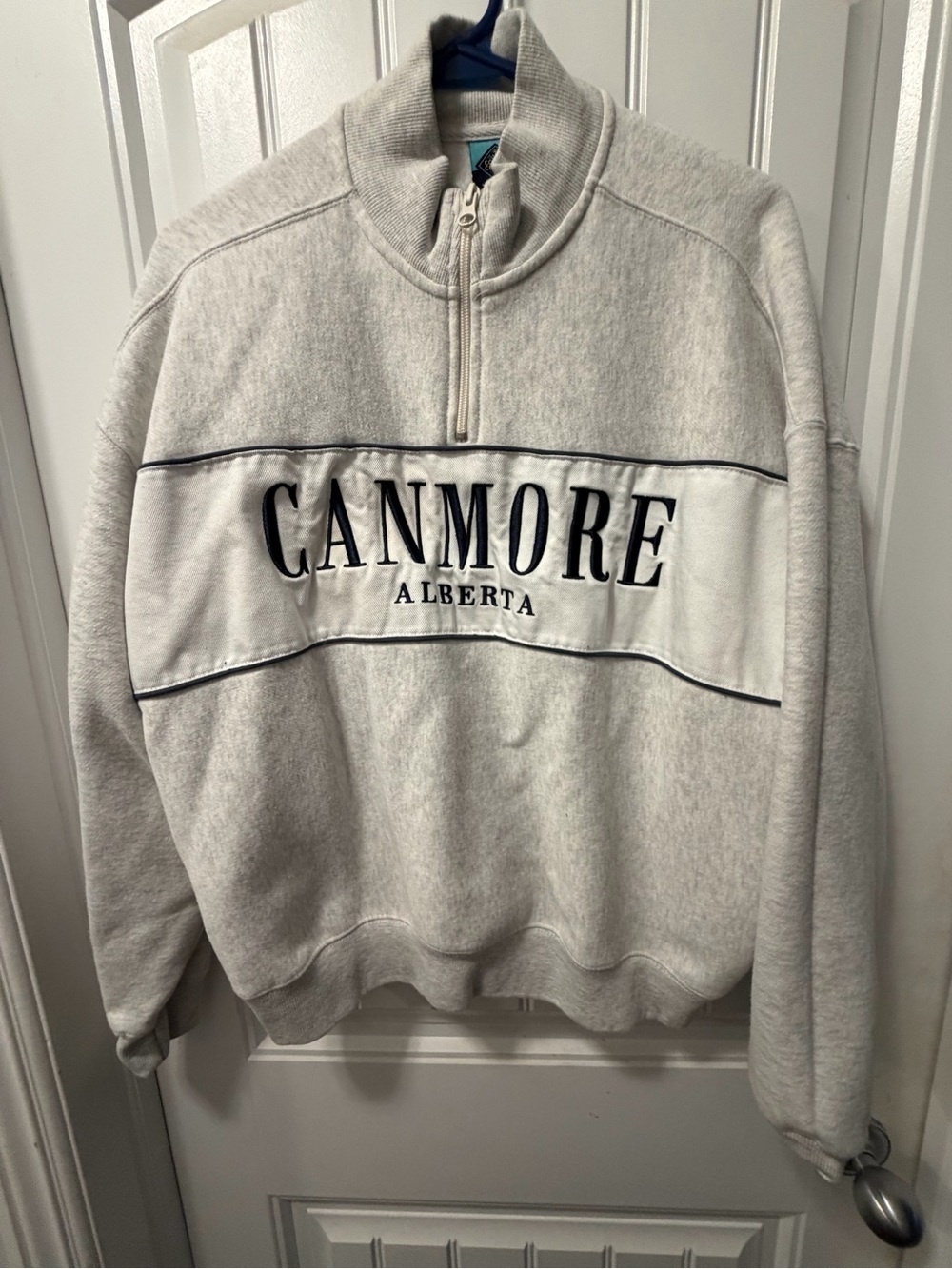 Alberta Men's Light Gray Quarter-Zip Sweatshirt